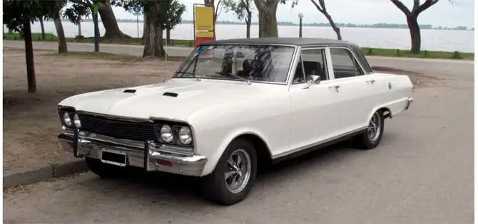 Weißer Oldtimer – beispielhaftes Ankaufsfahrzeug in Buchholz in der Nordheide